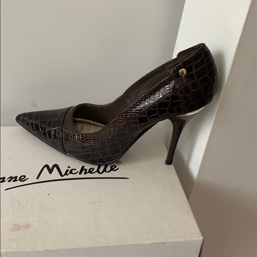 Patent vegan leather crocodile skin